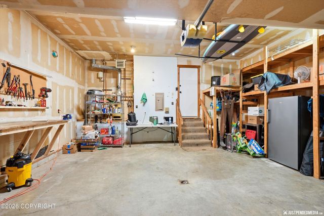 6622 Lakeway Drive, Anchorage, AK 99502