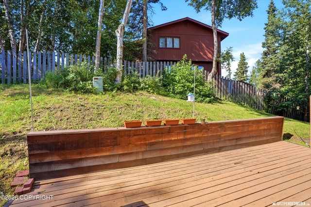 6622 Lakeway Drive, Anchorage, AK 99502