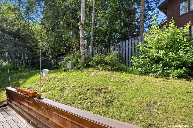 6622 Lakeway Drive, Anchorage, AK 99502