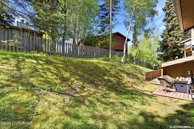 6622 Lakeway Drive, Anchorage, AK 99502