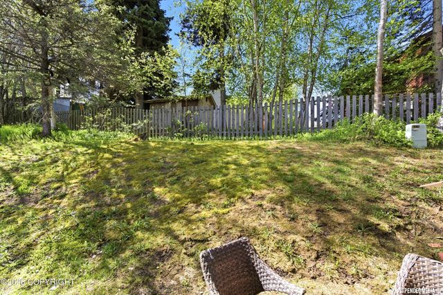 6622 Lakeway Drive, Anchorage, AK 99502