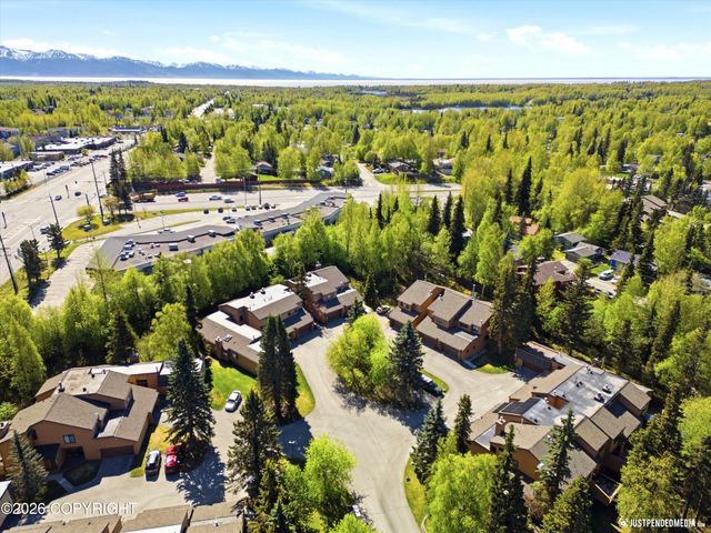 6622 Lakeway Drive, Anchorage, AK 99502