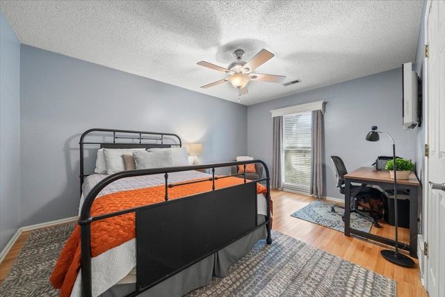 8930 WOODMARK DR, Cordova, TN 38018