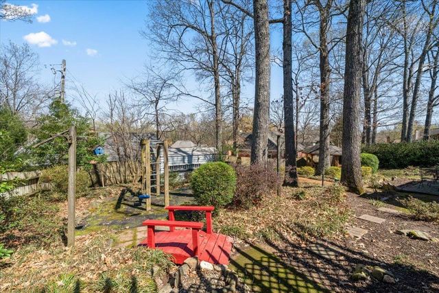 8930 WOODMARK DR, Cordova, TN 38018