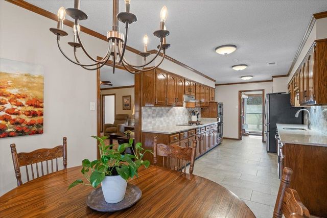 8930 WOODMARK DR, Cordova, TN 38018