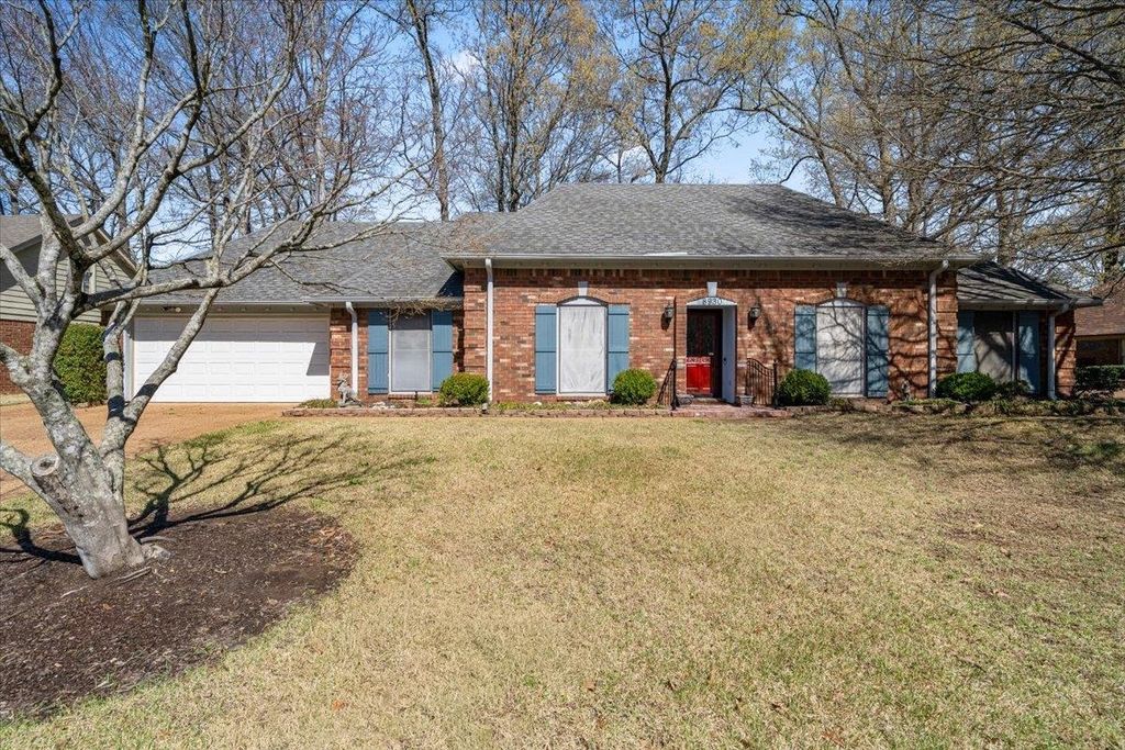 8930 WOODMARK DR, Cordova, TN 38018