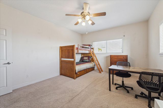 422 Windward Way, Tiki Island, TX 77554