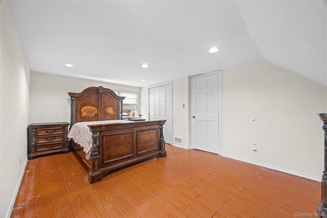 24 Jackson Avenue, Elmont, NY 11003