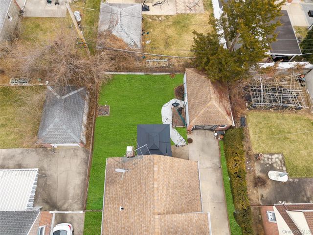 24 Jackson Avenue, Elmont, NY 11003