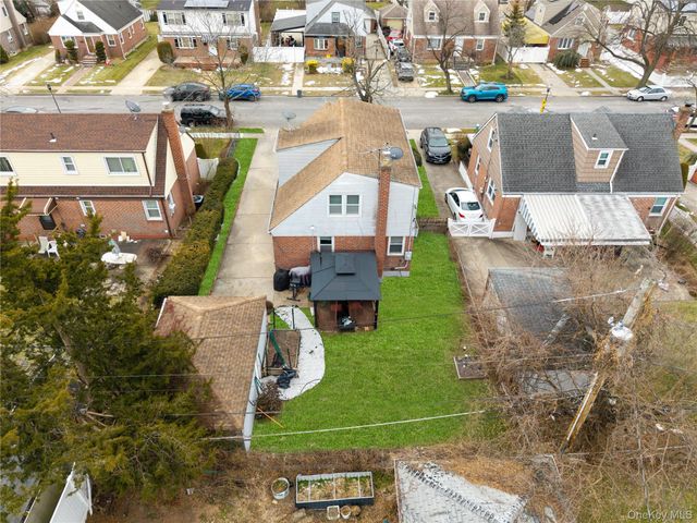 24 Jackson Avenue, Elmont, NY 11003