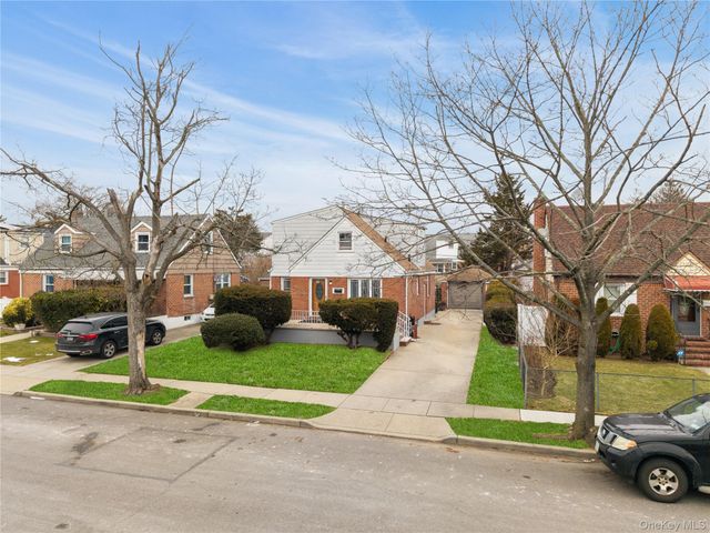 24 Jackson Avenue, Elmont, NY 11003
