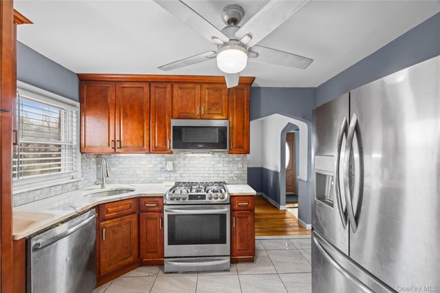 24 Jackson Avenue, Elmont, NY 11003