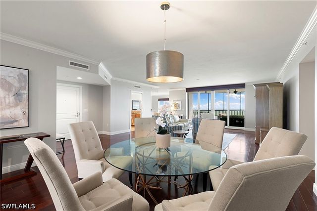 1050 Borghese LN 1202, Naples, FL 34114