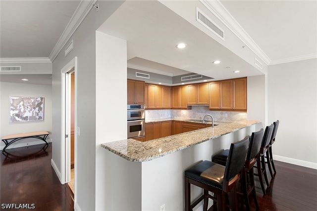1050 Borghese LN 1202, Naples, FL 34114