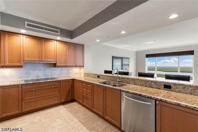 1050 Borghese LN 1202, Naples, FL 34114