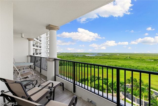 1050 Borghese LN 1202, Naples, FL 34114