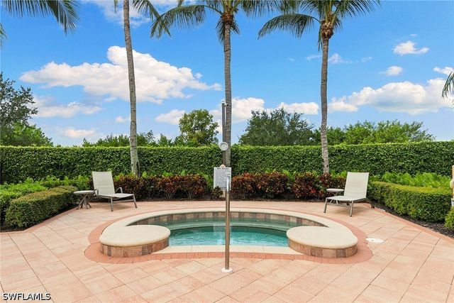 1050 Borghese LN 1202, Naples, FL 34114