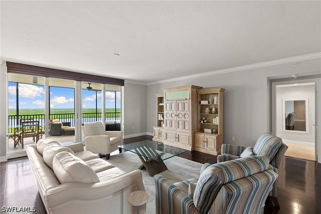 1050 Borghese LN 1202, Naples, FL 34114