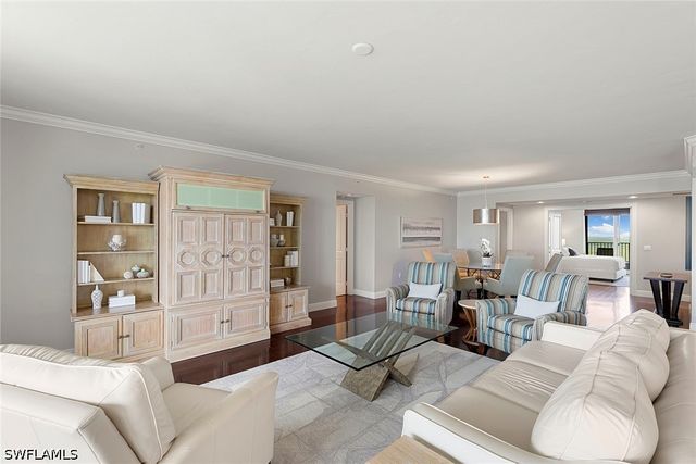 1050 Borghese LN 1202, Naples, FL 34114