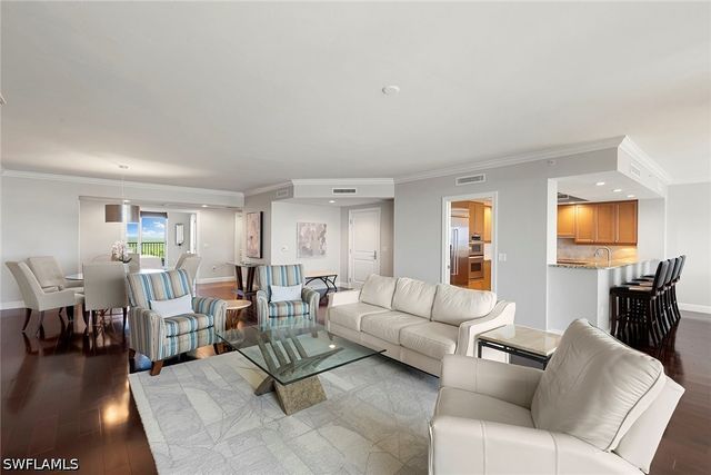 1050 Borghese LN 1202, Naples, FL 34114