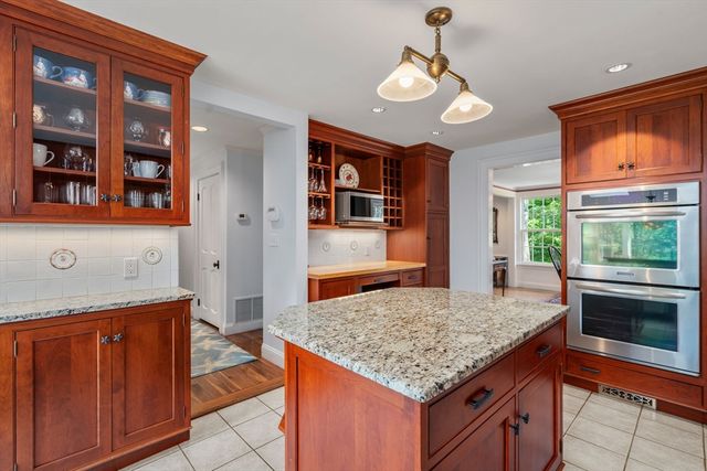 1 Woodholm Circle, Manchester, MA 01944