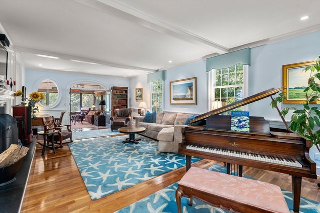 1 Woodholm Circle, Manchester, MA 01944