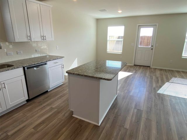 4533 Greenham Lane, Fort Worth, TX 76036