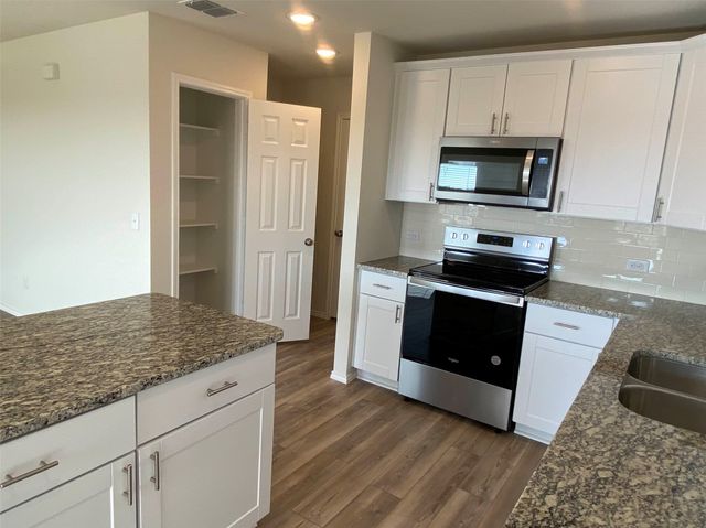 4533 Greenham Lane, Fort Worth, TX 76036