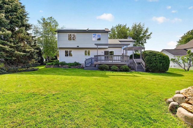 816 Bergen Court, Stoughton, WI 53589