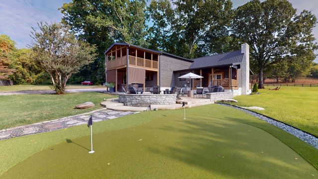 2739 Thompson Station Rd, E, Thompsons Station, TN 37179