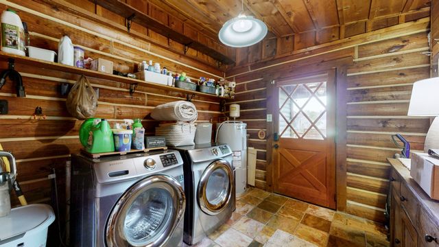 2739 Thompson Station Rd, E, Thompsons Station, TN 37179