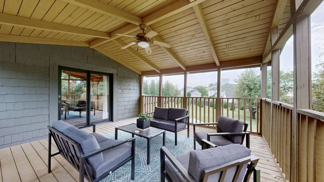 2739 Thompson Station Rd, E, Thompsons Station, TN 37179