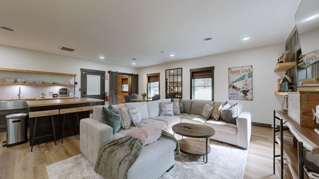 2739 Thompson Station Rd, E, Thompsons Station, TN 37179