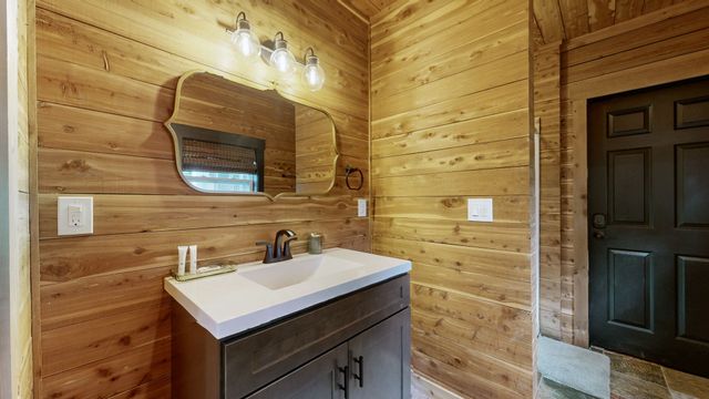 2739 Thompson Station Rd, E, Thompsons Station, TN 37179