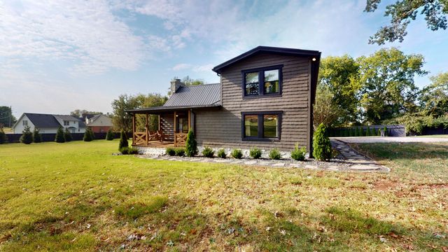 2739 Thompson Station Rd, E, Thompsons Station, TN 37179