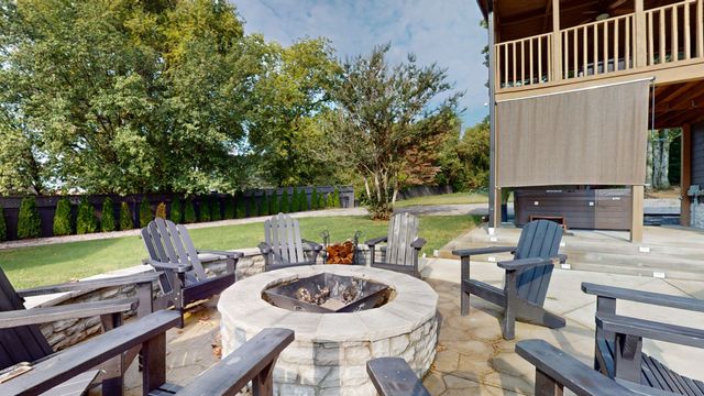 2739 Thompson Station Rd, E, Thompsons Station, TN 37179