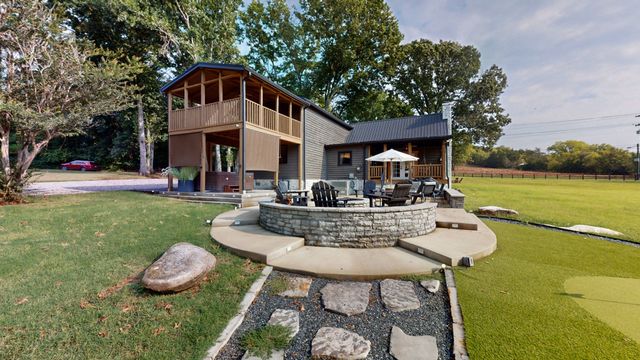 2739 Thompson Station Rd, E, Thompsons Station, TN 37179