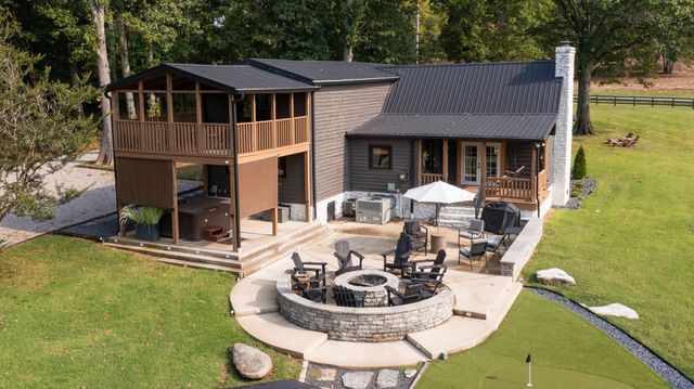 2739 Thompson Station Rd, E, Thompsons Station, TN 37179