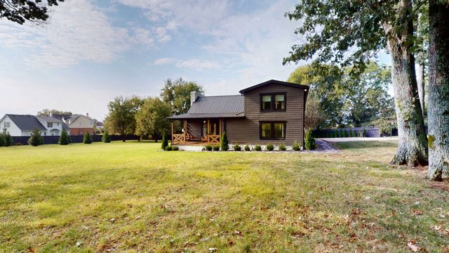 2739 Thompson Station Rd, E, Thompsons Station, TN 37179