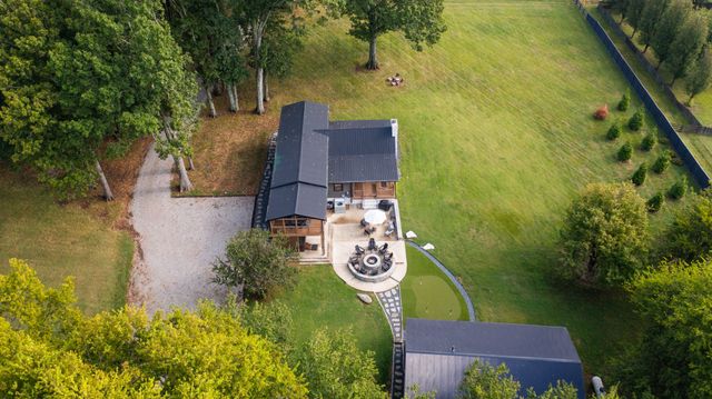 2739 Thompson Station Rd, E, Thompsons Station, TN 37179