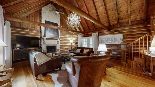 2739 Thompson Station Rd, E, Thompsons Station, TN 37179