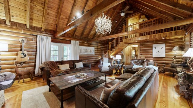 2739 Thompson Station Rd, E, Thompsons Station, TN 37179