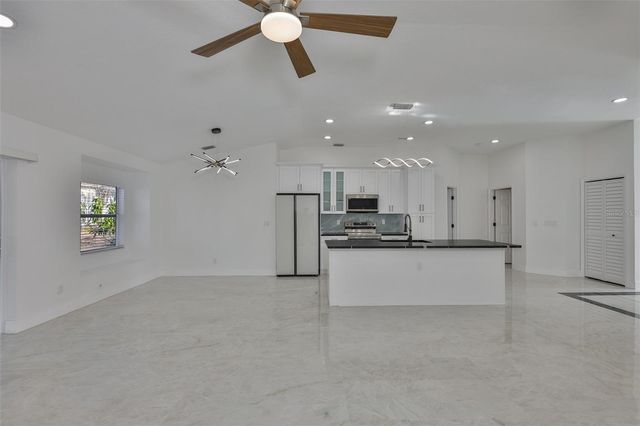 4423 HORSESHOE PICK LANE, Valrico, FL 33594