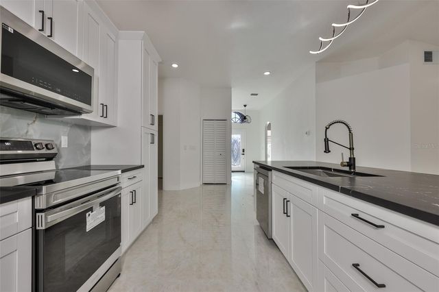 4423 HORSESHOE PICK LANE, Valrico, FL 33594