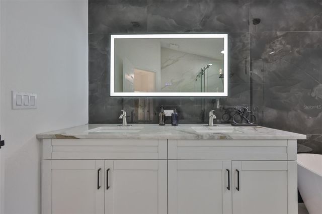 4423 HORSESHOE PICK LANE, Valrico, FL 33594