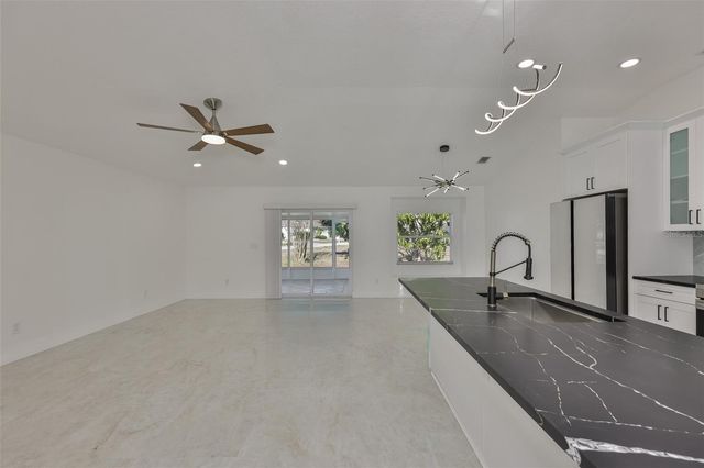 4423 HORSESHOE PICK LANE, Valrico, FL 33594