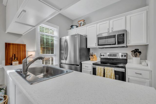 147 Lakebrink Dr, Nashville, TN 37214