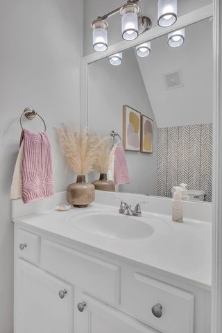 147 Lakebrink Dr, Nashville, TN 37214