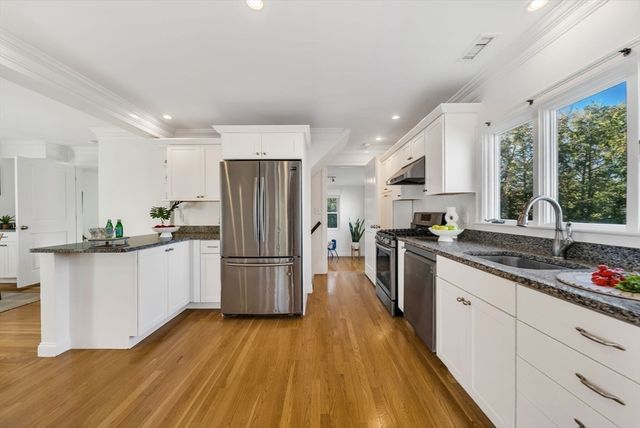 38 Lafayette St 38, Arlington, MA 02474