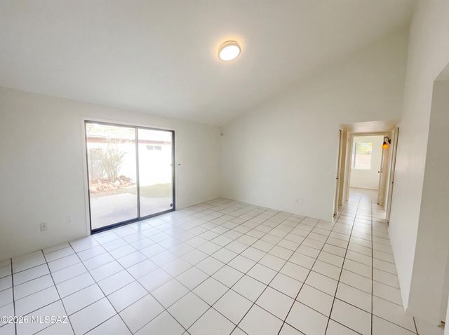 1943 W Southbrooke Circle, Tucson, AZ 85705